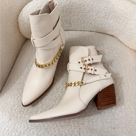 Matisse Cream Jill Ankle Boots with Gold Chain - Picture 2 of 11